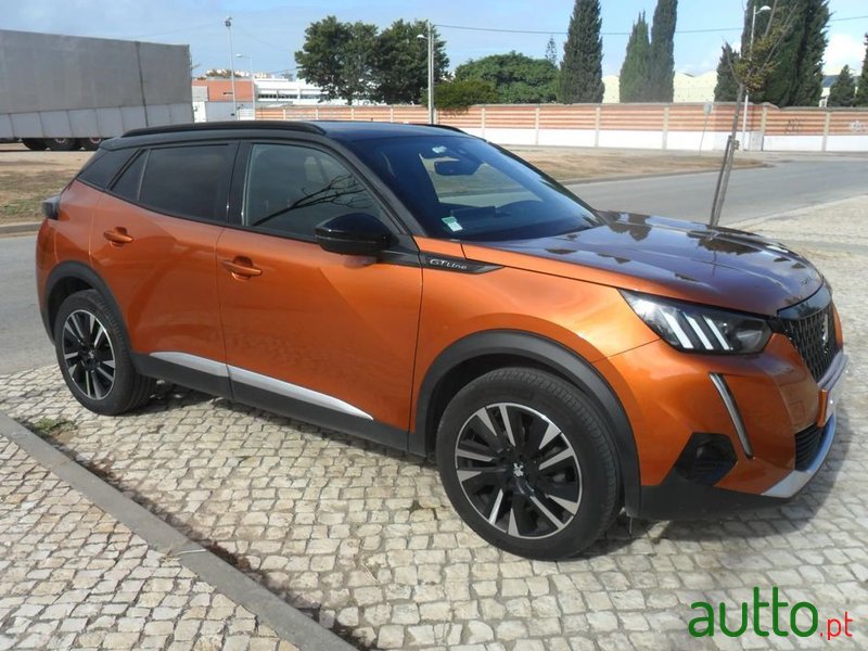 2020' Peugeot 2008 photo #3