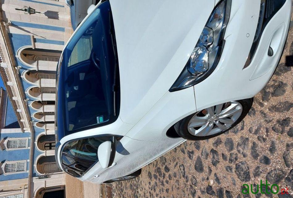 2015' Peugeot 308 Sw photo #2