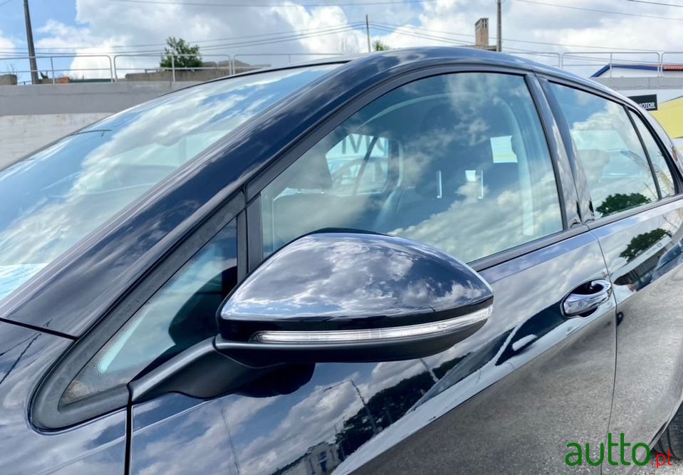 2016' Volkswagen Golf photo #6