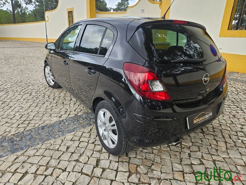 2011' Opel Corsa photo #6