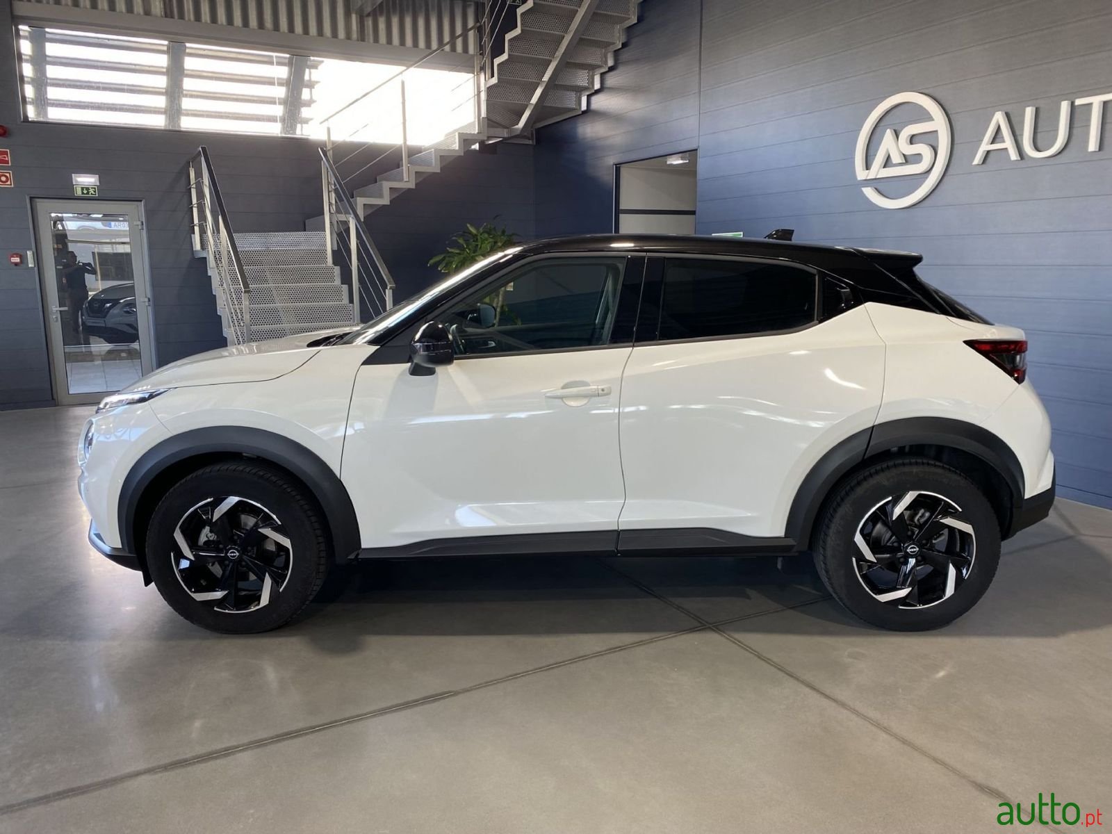 2023' Nissan Juke photo #2