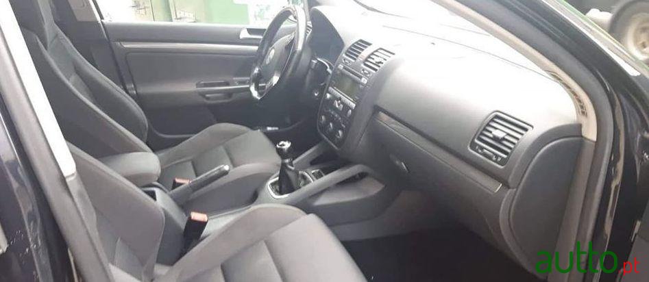 2007' Volkswagen Golf photo #2