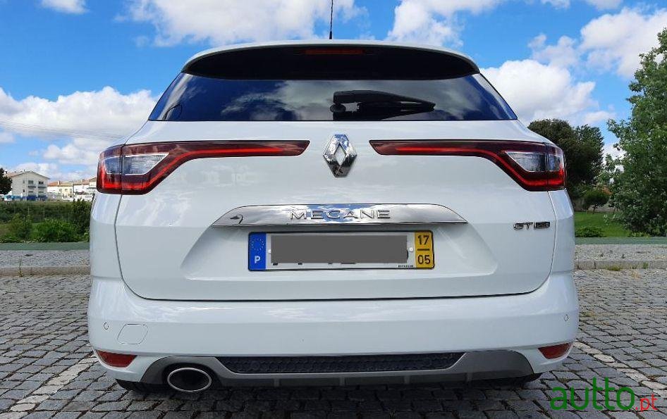 2017' Renault Megane Sport Tourer photo #1