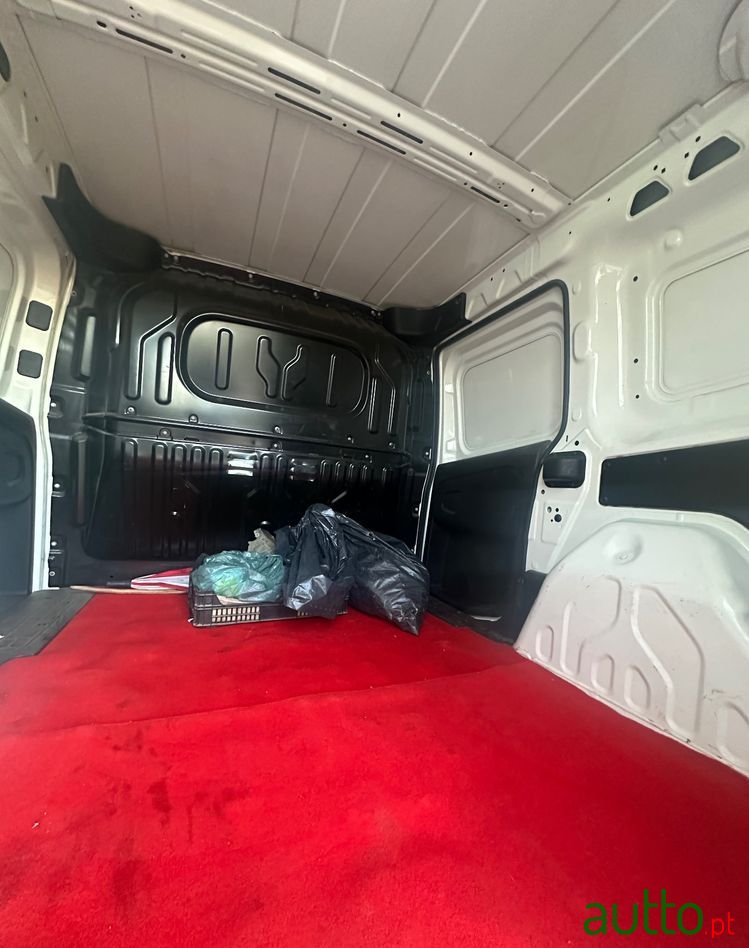 2014' Opel Combo photo #3