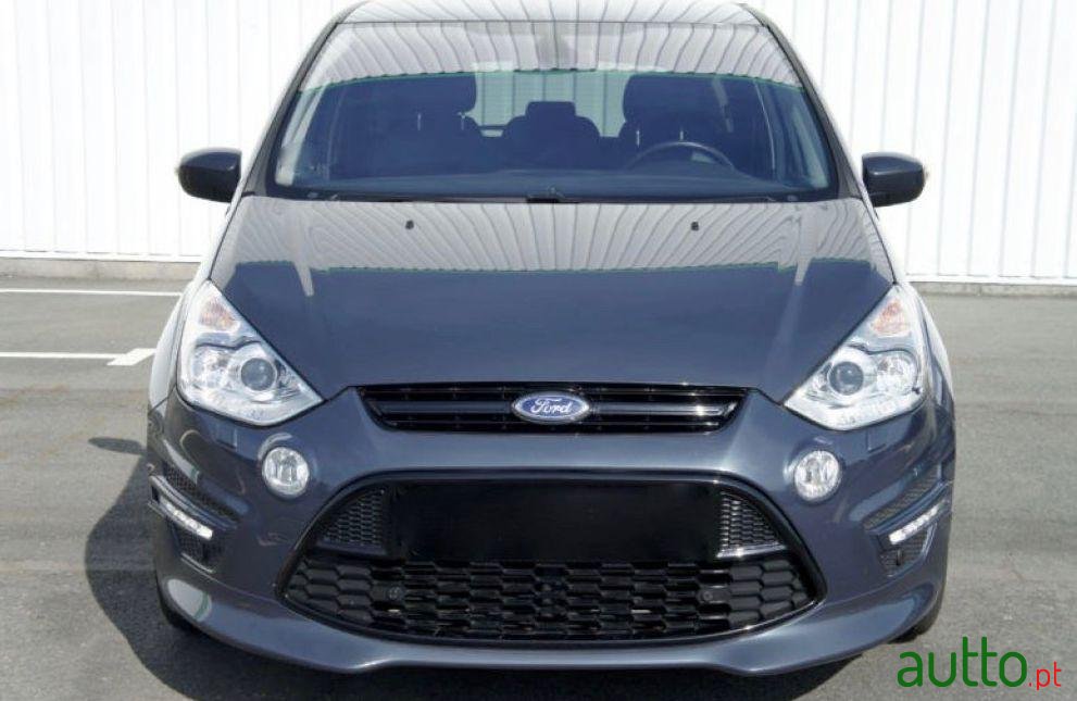 2013' Ford S-Max 2.0 TDCi Titanium S 7L 139g photo #3