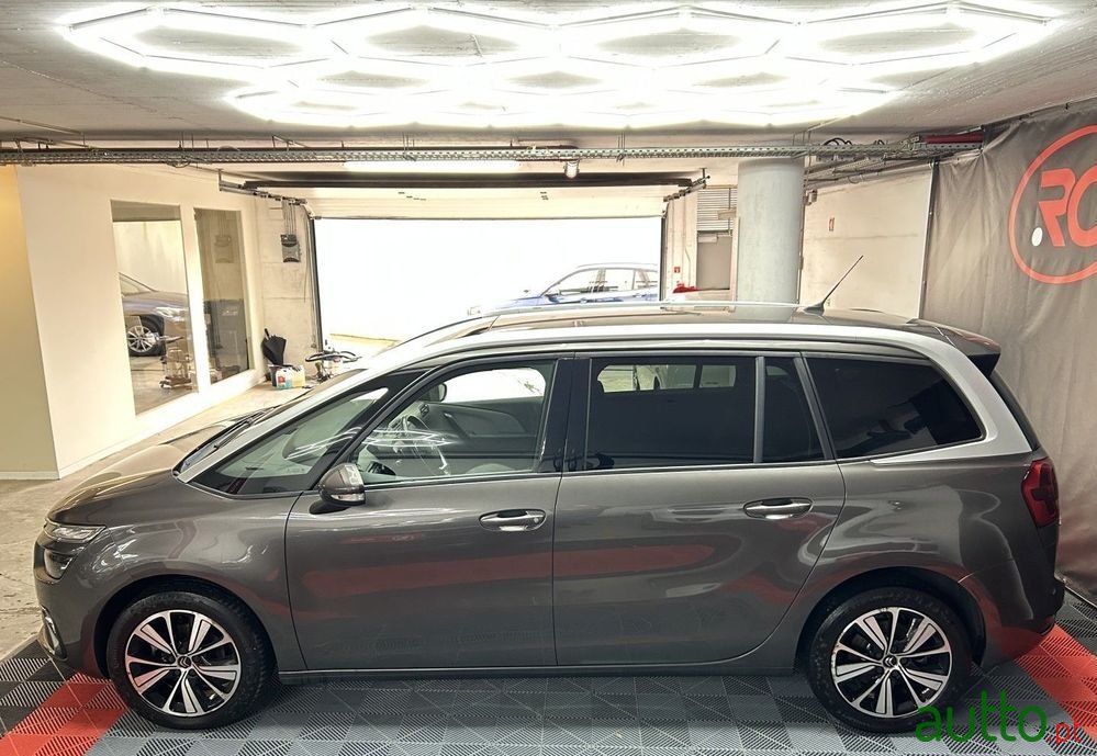 2017' Citroen C4 Grand Picasso photo #5