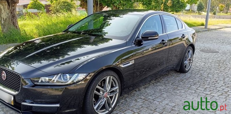 2017' Jaguar XE photo #1
