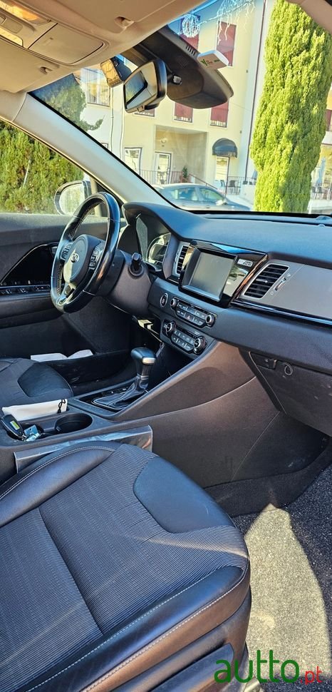 2018' Kia Niro 1.6 Gdi Phev Tx photo #3