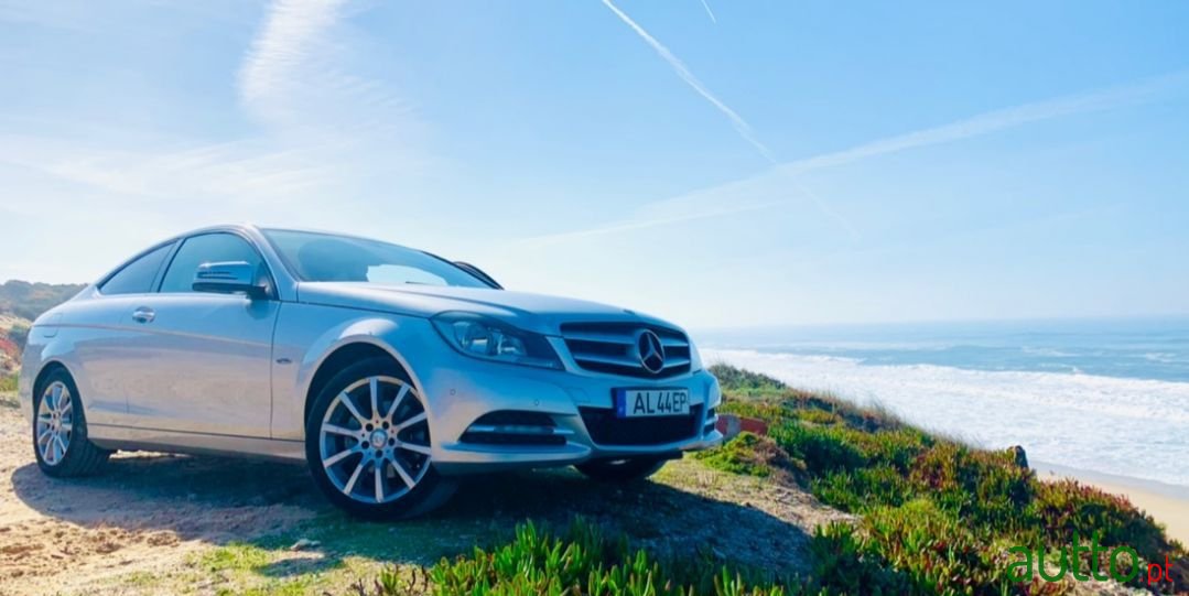 2012' Mercedes-Benz C-220 photo #1