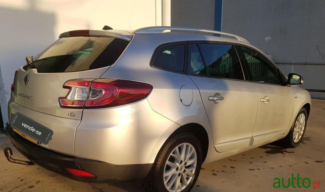 2013' Renault Megane Sport Tourer photo #4