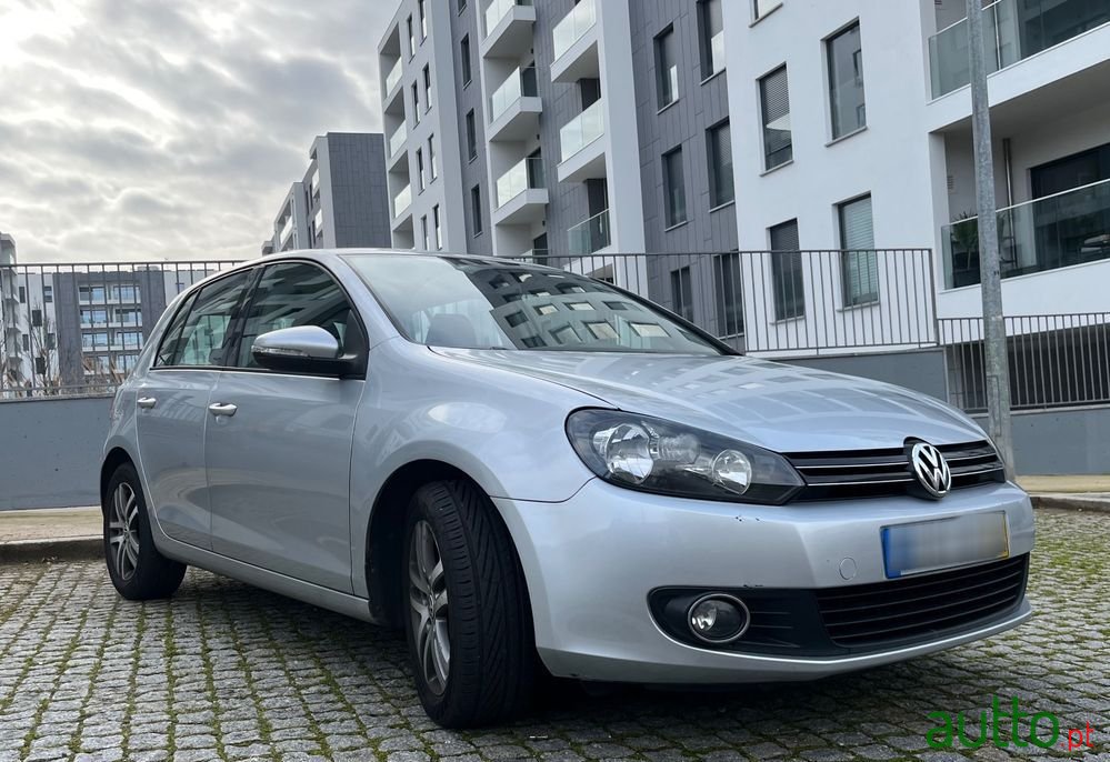 2010' Volkswagen Golf photo #3