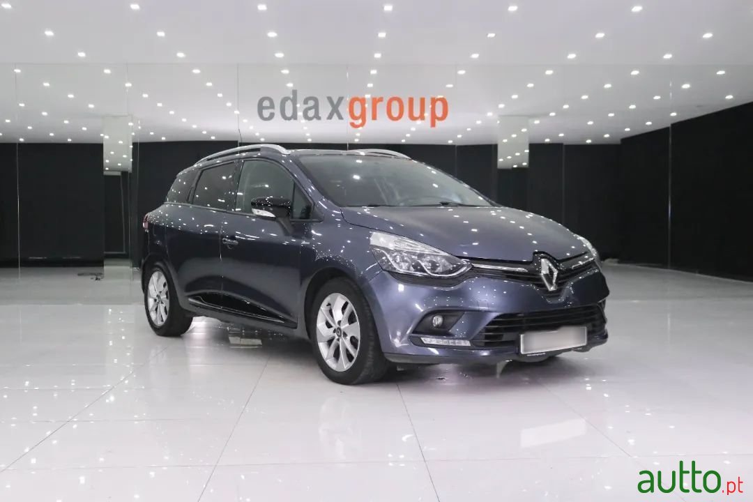 2017' Renault Clio Sport Tourer photo #1