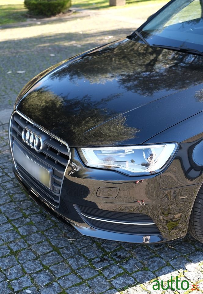 2013' Audi A3 Sportback photo #3