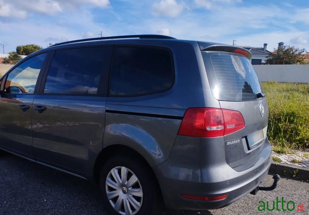 2014' Volkswagen Sharan photo #1