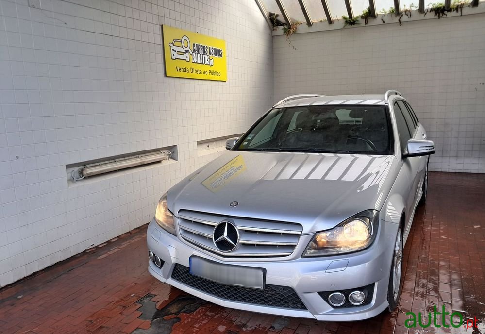 2013' Mercedes-Benz Classe C photo #1