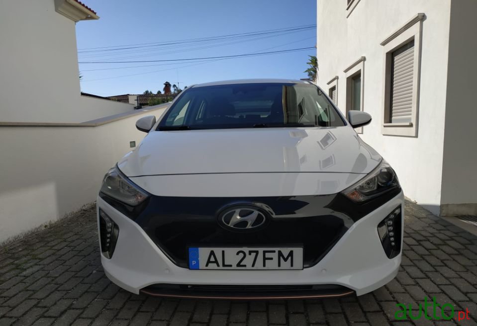 2018' Hyundai Ioniq photo #3