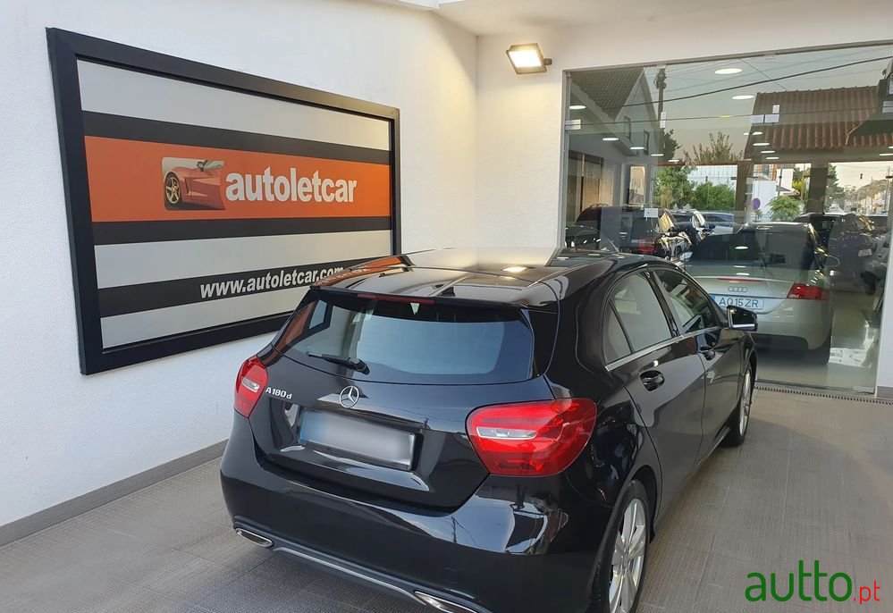 2017' Mercedes-Benz A 180 D Urban Aut. photo #4