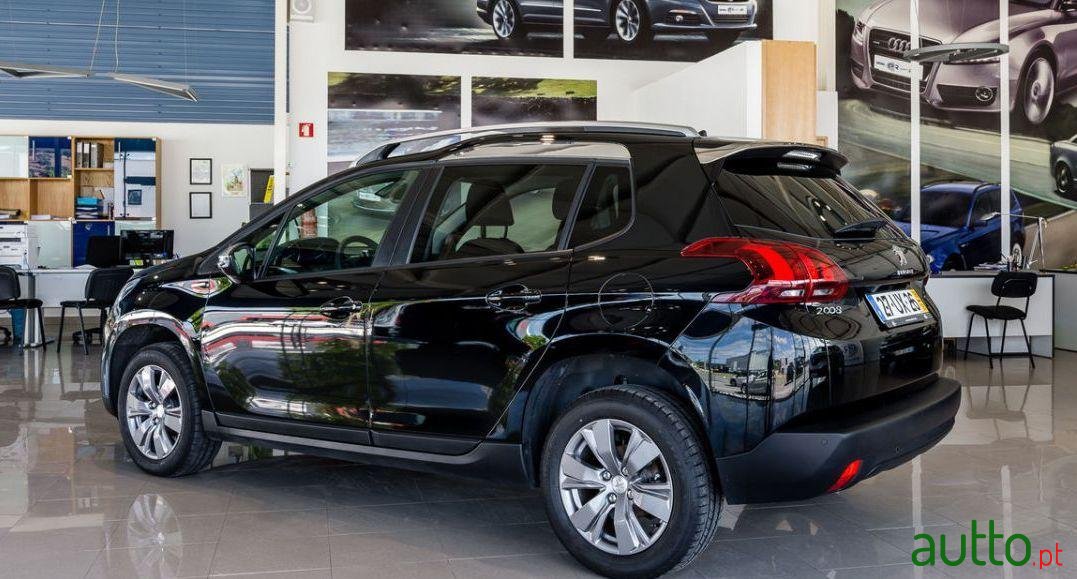 2018' Peugeot 2008 photo #2