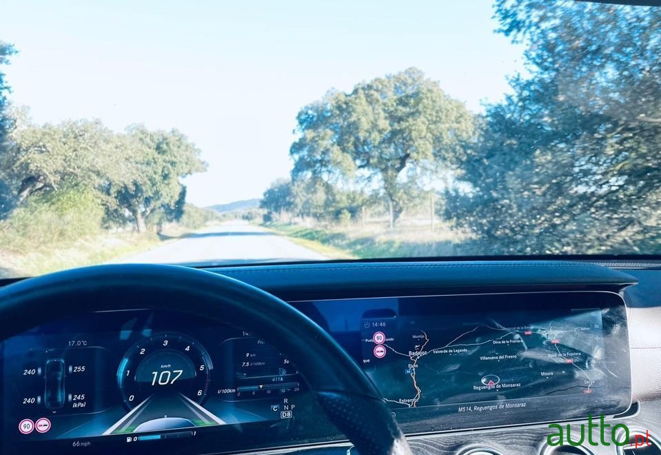 2017' Mercedes-Benz 220E D Exclusive Line photo #5