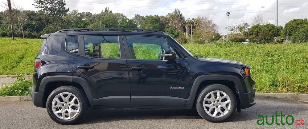 2015' Jeep Renegade photo #3