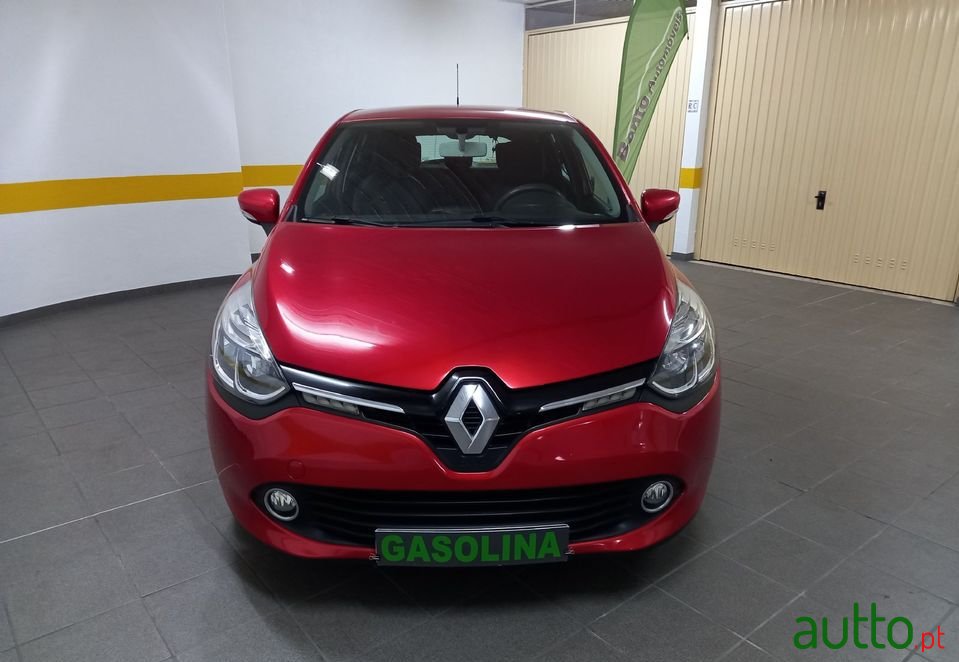 2013' Renault Clio photo #5