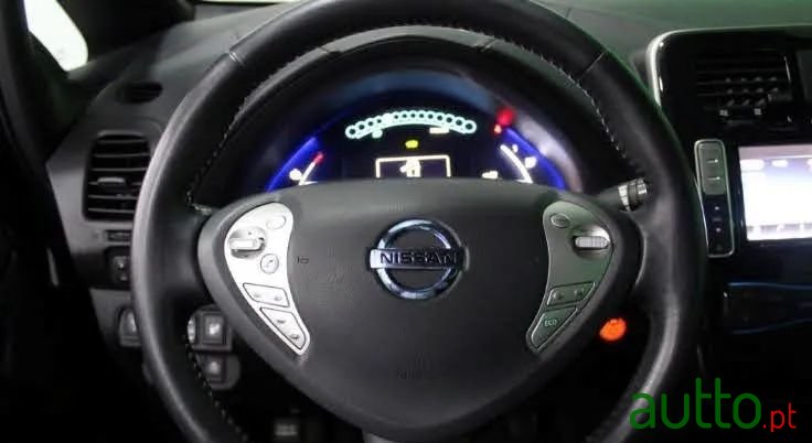 2017' Nissan Leaf Tekna photo #6