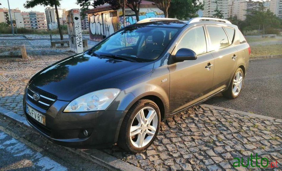 2008' Kia Ceed Sw photo #2
