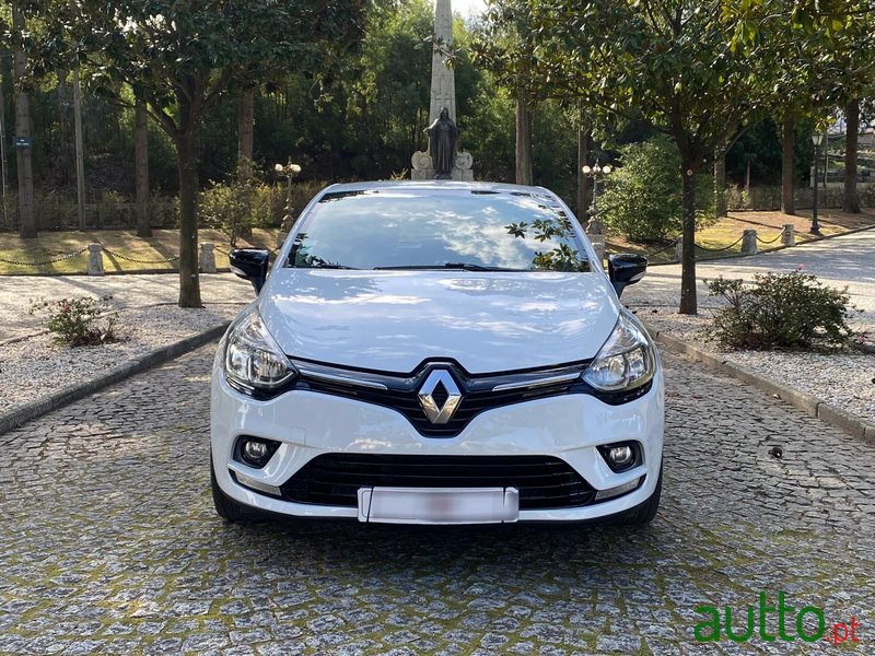 2017' Renault Clio photo #2