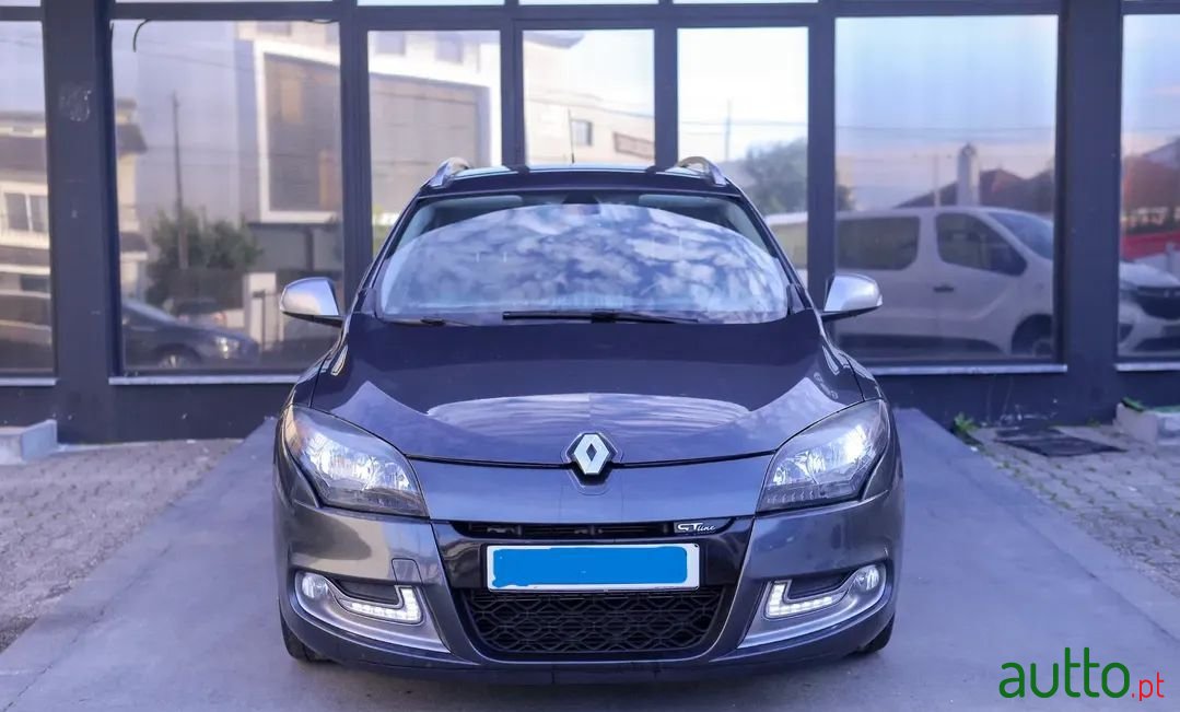 2012' Renault Megane Sport Tourer photo #1