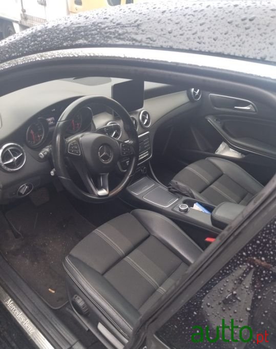 2017' Mercedes-Benz Cla-200 photo #2