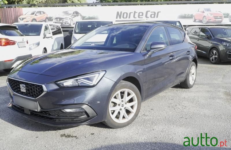 2021' SEAT Leon photo #1