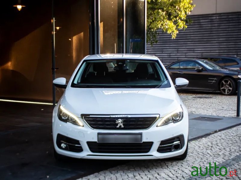 2020' Peugeot 308 Sw photo #2