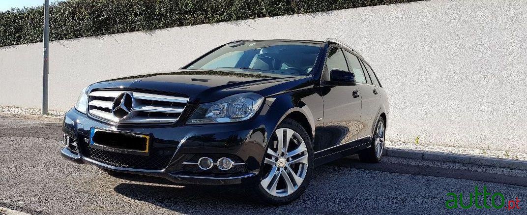 2011' Mercedes-Benz C-250 Avantgarde photo #3