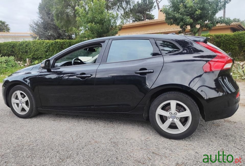 2014' Volvo V40 photo #3