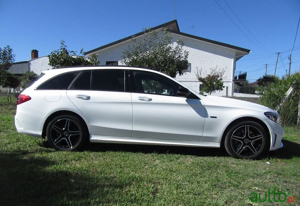 2021' Mercedes-Benz C 300 photo #3