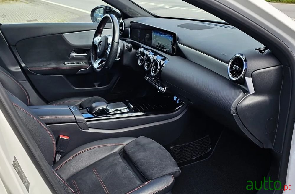 2019' Mercedes-Benz A 180 photo #5