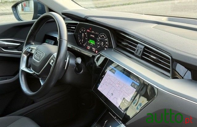 2023' Audi Q8 E-Tron Sportback photo #5