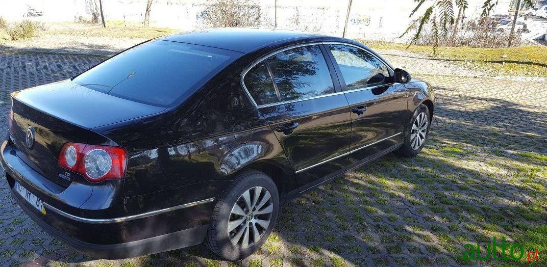 2010' Volkswagen Passat photo #3