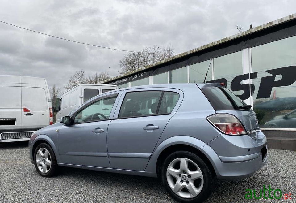 2007' Opel Astra photo #4