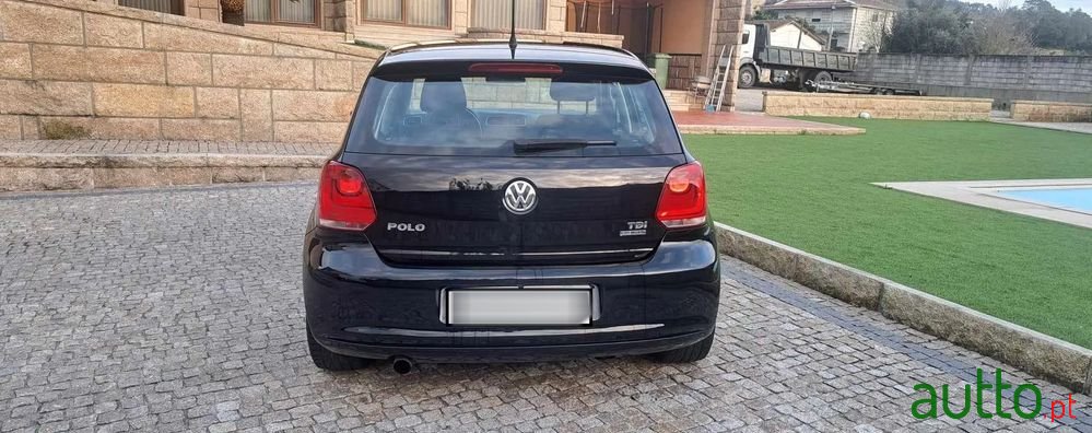 2010' Volkswagen Polo photo #5