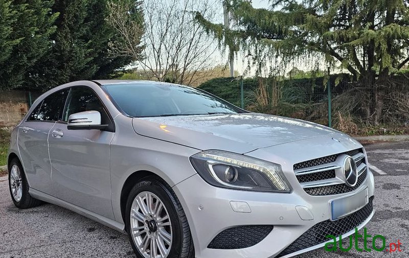 2015' Mercedes-Benz Classe A photo #2