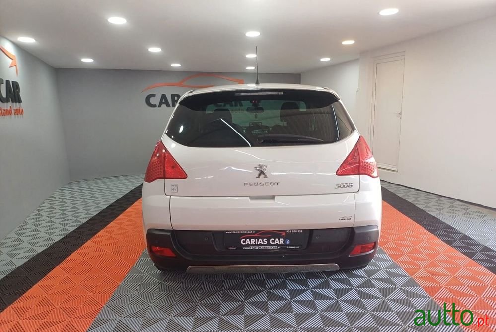 2013' Peugeot 3008 2.0 Hdi Hybrid4 photo #4