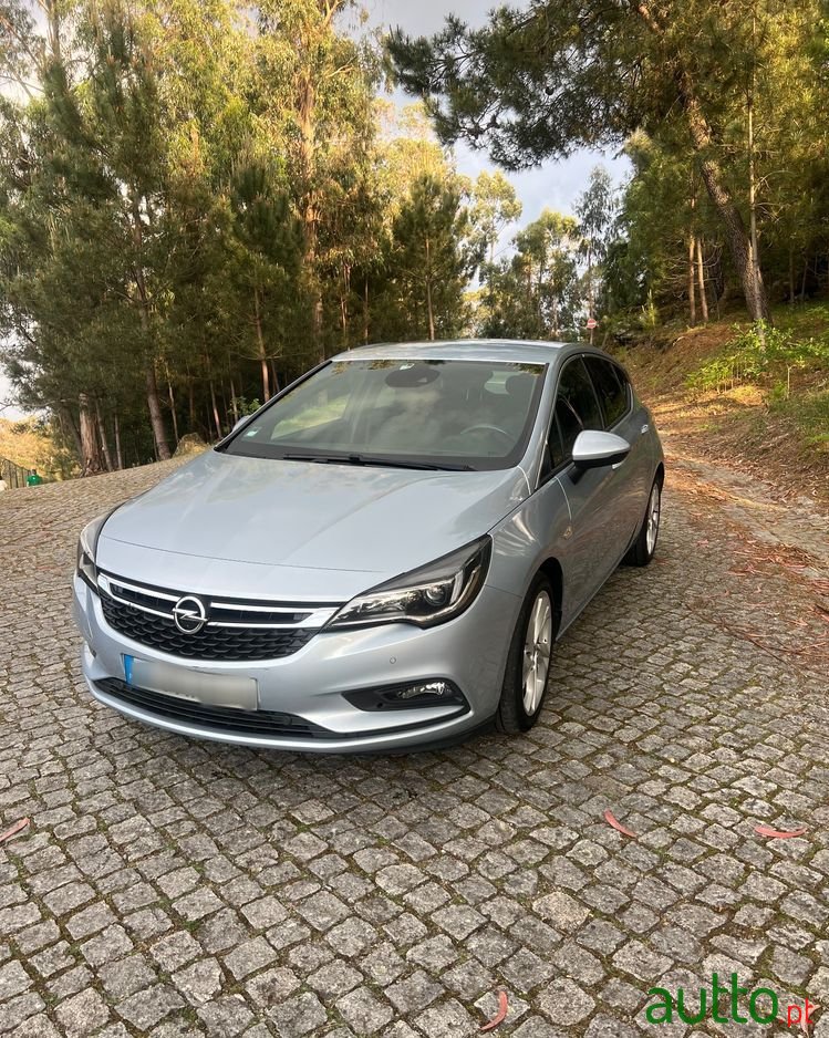 2019' Opel Astra photo #3