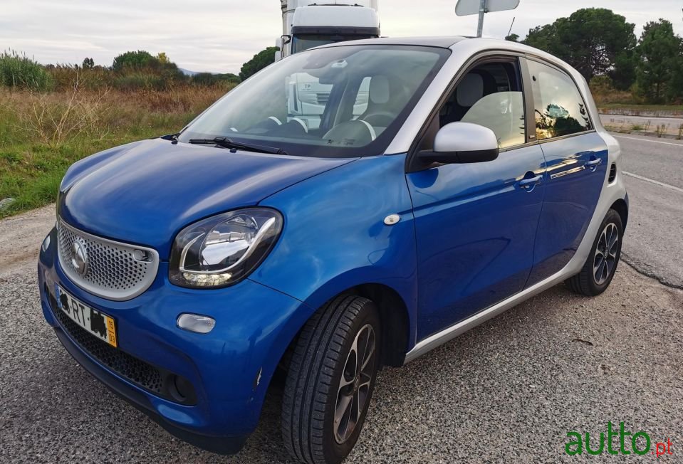 2015' Smart Forfour photo #4