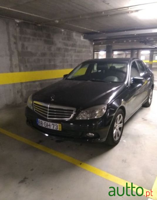 2008' Mercedes-Benz C-220 photo #3