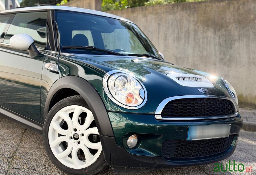 2009' MINI Coupé photo #6