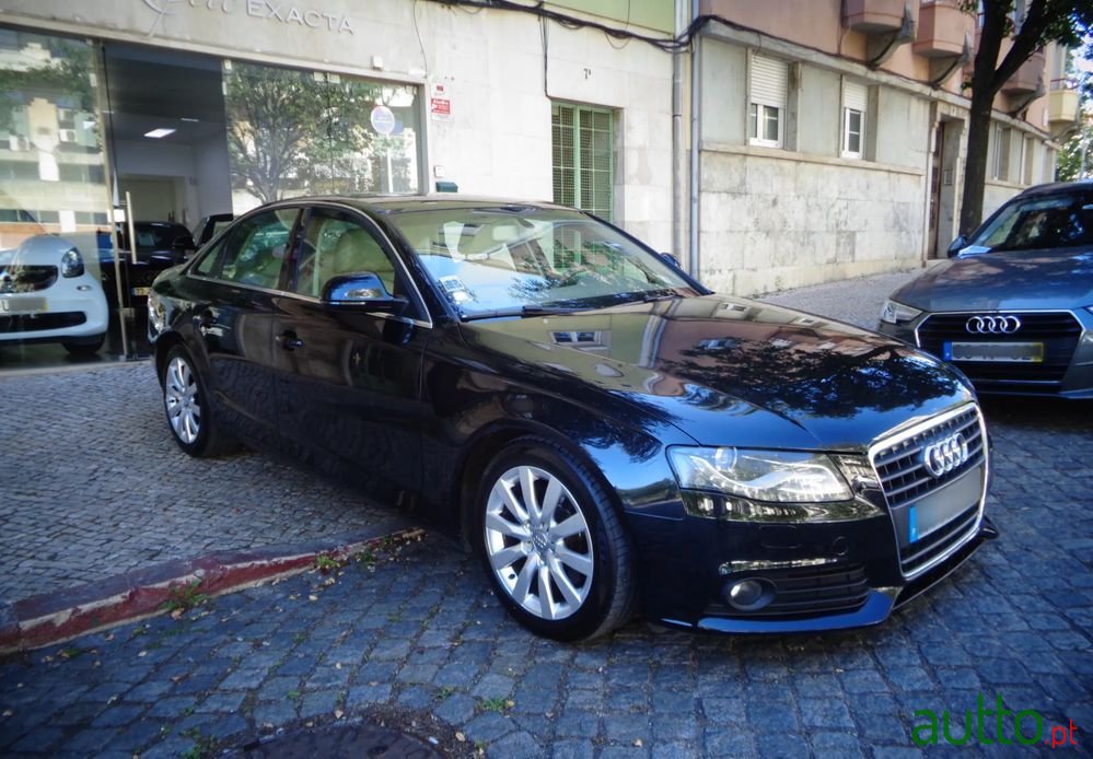 2009' Audi A4 2.0 Tdi Sport photo #4