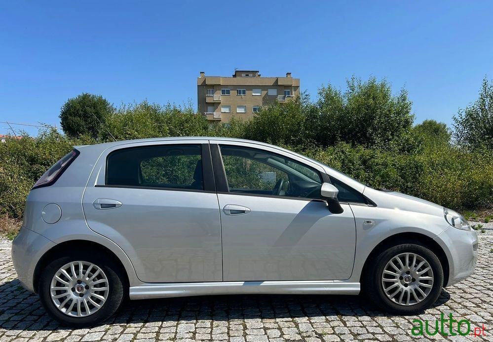2014' Fiat Punto 1.2 Easy S&S photo #3