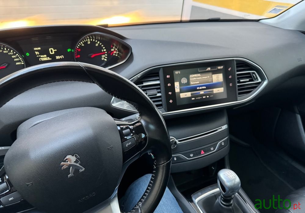 2015' Peugeot 308 Sw photo #6