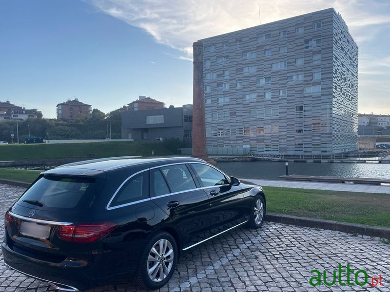 2019' Mercedes-Benz Classe C photo #5